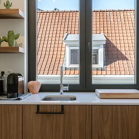 The Sassy Summit - Chic Comfort Views & Good Vibe Apartment