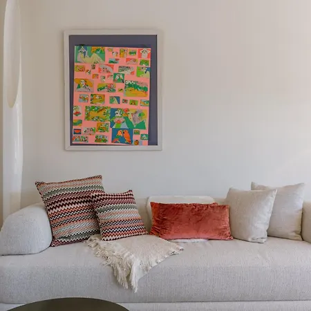 The Sassy Summit - Chic Comfort Views & Good Vibe
